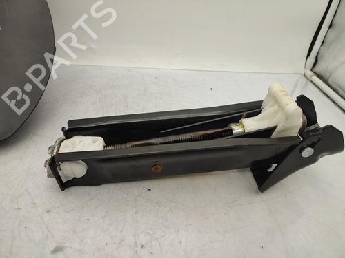 Used Jack Kit RENAULT CLIO III (BR0/1, CR0/1) 1.2 16V (BR02, BR0J, BR11, CR02, CR0J, CR11) (75 hp) 23684021