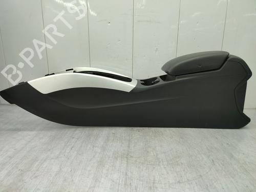 Used Armrest / Center console Armrest / Center console AUDI Q5 (8RB) 2.0 TDI quattro (170 hp) 23683586 23683586
