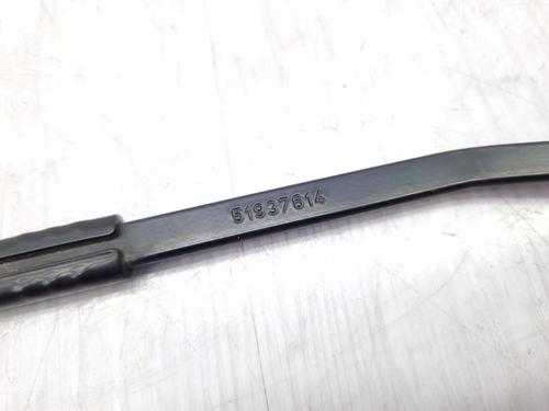 Used Front windshield wiper arm FIAT 500X (334_) 1.4 (334AXC1B, 334AXC11) (140 hp) 23750066