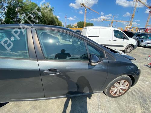 Used Right front door Right front door 38111547 38111547
