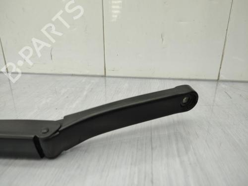 Used Front windshield wiper arm VW GOLF VII (5G1, BQ1, BE1, BE2) 1.6 TDI (105 hp) 23719675