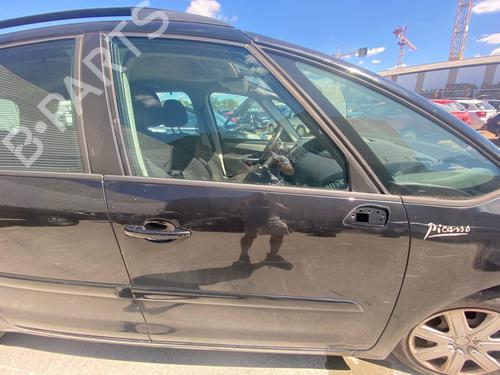 Used Right front door Right front door 37036052 37036052