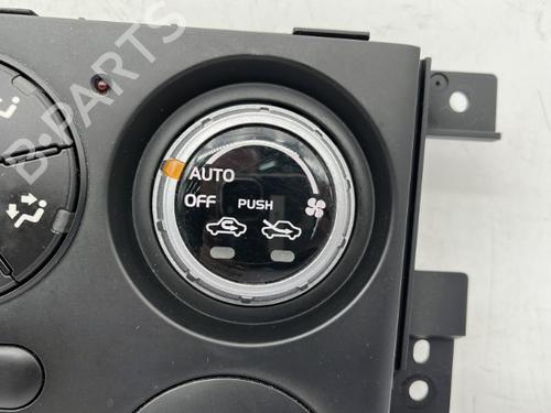 Used Climate control Climate control SUZUKI GRAND VITARA II (JT, TE, TD) 1.9 DDiS All-wheel Drive (JT419, TD44, JB419WD, JB419XD,... (129 hp) 23758366 23758366