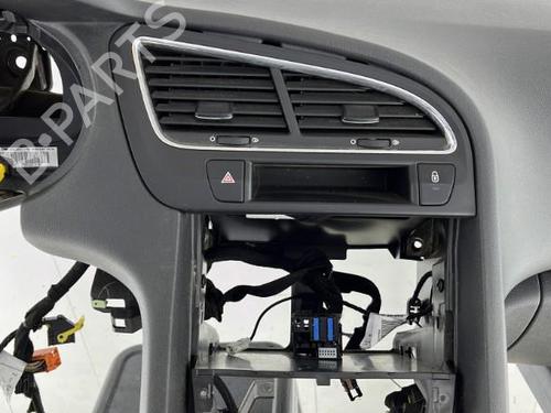 Used Dashboard Dashboard PEUGEOT 5008 (0U_, 0E_) 1.6 HDi (110 hp) 23677638 23677638