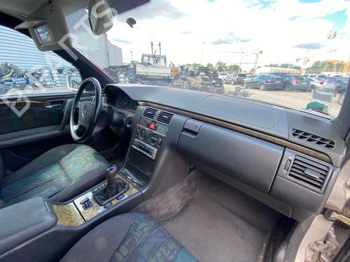 Dashboard MERCEDES-BENZ E-CLASS (W210) E 240 (210.061) | BP36440136C46 - Image 46