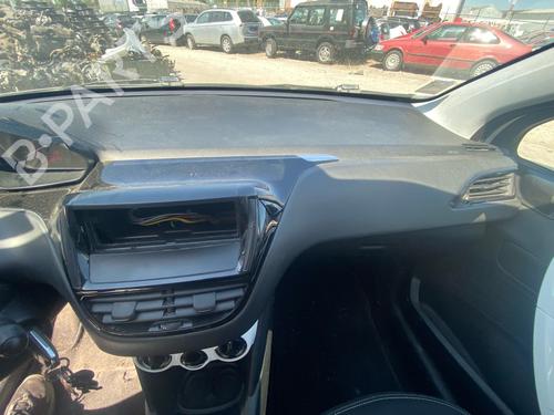 Salpicadero Salpicadero PEUGEOT 208 I (CA_, CC_) 1.2 VTi 68 / PureTech 68 (68 hp) 36875217 36875217