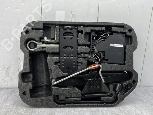 Used Jack Kit CITROËN C4 Picasso I MPV (UD_) 1.6 HDi (109 hp) 23681859