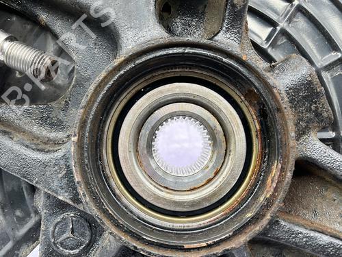 Used Left front steering knuckle Left front steering knuckle MERCEDES-BENZ M-CLASS (W163) ML 270 CDI (163.113) (163 hp) 24400010 24400010