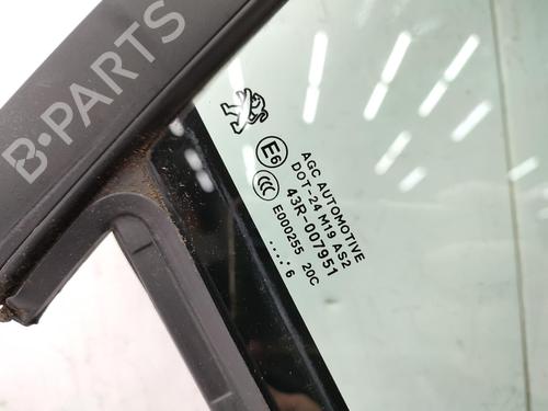 Front right quarter glass PEUGEOT 208 I (CA_, CC_) 1.6 BlueHDi 100 | BP23749977C112