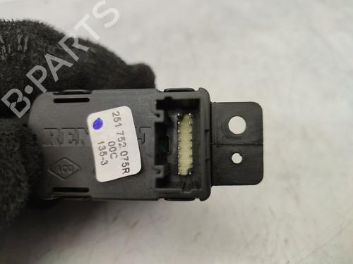 Switch RENAULT CLIO V (B7_) 1.0 TCe 90 (B7MT) | BP24476568I30 - Image 2