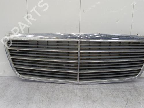 Grille MERCEDES-BENZ E-CLASS (W210) E 300 Turbo-D (210.025) | BP23675852C40