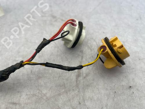 Used Lamp holder Lamp holder MITSUBISHI OUTLANDER III (GG_W, GF_W, ZJ, ZL, ZK) 2.2 Di-D 4WD (GF6W) (150 hp) 35890697 35890697