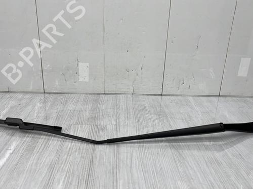 Used Front windshield wiper arm RENAULT CLIO V (B7_) 1.5 Blue dCi 100 (B7AD) (101 hp) 23759040