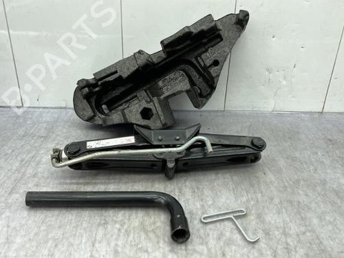 Reservehjul kit RENAULT MEGANE III Hatchback (BZ0/1_, B3_) 1.5 dCi (BZ1G, BZ1W, BZ0R) (95 hp) 23757637