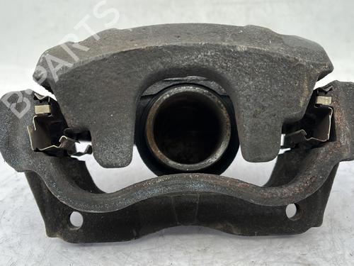 Used Right front brake caliper TOYOTA AURIS (_E15_) 2.0 D-4D (ADE150_, ADE150R) (126 hp) 32195737