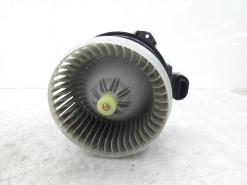 Varmeblæser TOYOTA YARIS (_P9_) 1.3 VVT-i (SCP90_, SCP90R) (87 hp) 23699395