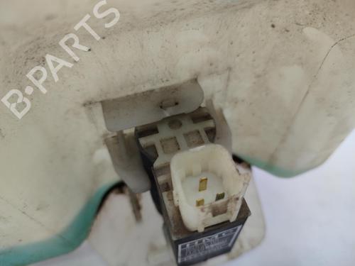 Used Windscreen washer tank HYUNDAI TUCSON (JM) 2.0 CRDi All-wheel Drive (140 hp) 23721000