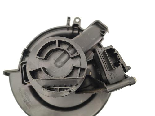 Used Heater blower motor OPEL ZAFIRA A MPV (T98) 2.2 DTI 16V (F75) (125 hp) 23704228