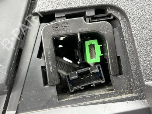 Middle console PEUGEOT 5008 (0U_, 0E_) 2.0 HDi 150 / BlueHDi 150 | BP23683373I22 