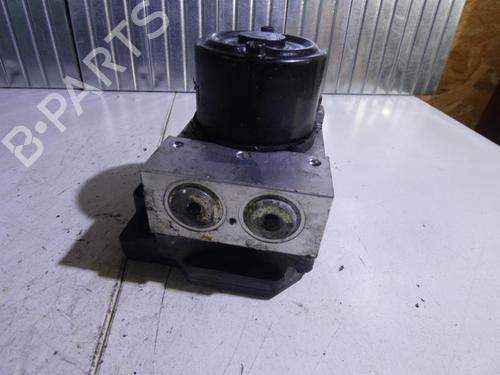 Used ABS pump KIA CARENS II MPV (FJ) 2.0 CRDi (113 hp) 23698737
