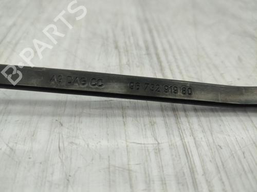 Front windshield wiper arm PEUGEOT 208 I (CA_, CC_) 1.2 VTI 82 | BP23720744C143 