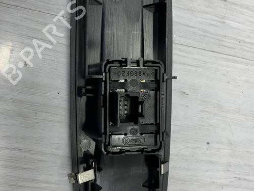 Used Right front window switch RENAULT MEGANE III Hatchback (BZ0/1_, B3_) 1.6 dCi (BZ00, BZ12, BZ13) (130 hp) 23702384