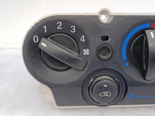 Climate control FORD FIESTA V (JH_, JD_) 1.4 TDCi | BP23712350I5 
