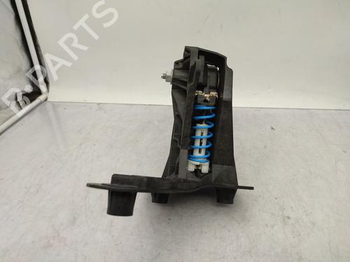 Used Clutch pedal Clutch pedal PEUGEOT 208 II (UB_, UP_, UW_, UJ_) 1.2 PureTech 100 (101 hp) 27304162 27304162