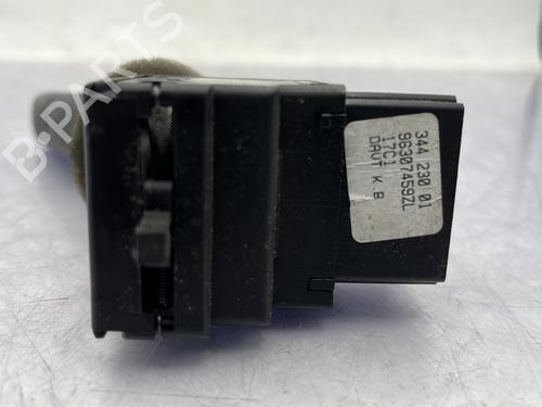 Used Switch Switch CITROËN SAXO (S0, S1) 1.5 D (58 hp) 33025029 33025029