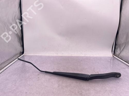 Used Front windshield wiper arm Front windshield wiper arm 37676423 37676423