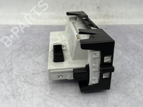 Used Display monitor Display monitor RENAULT CLIO III (BR0/1, CR0/1) 1.5 dCi (C/BR0G, C/BR1G) (68 hp) 31300520 31300520