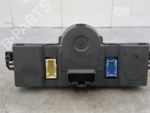 climate-control-renault-clio-iii-br01-cr01-2005-2006-2007-2008-2009-2010-2011-2012-2013-2014-23709544 main image