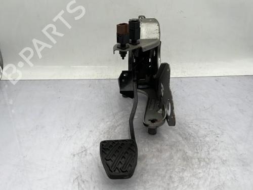 Used Break pedal NISSAN JUKE (F15) 1.5 dCi (110 hp) 23753915