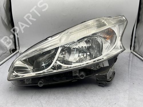 Faro izquierdo PEUGEOT 208 I (CA_, CC_) 1.0 VTi (68 hp) 29970855