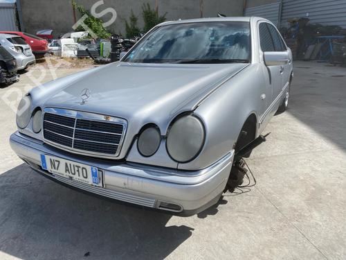 Dashboard MERCEDES-BENZ E-CLASS (W210) E 240 (210.061) | BP36440136C46 - Image 61