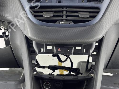Instrumentbræt PEUGEOT 2008 I (CU_) 1.6 HDi | BP31720162C46