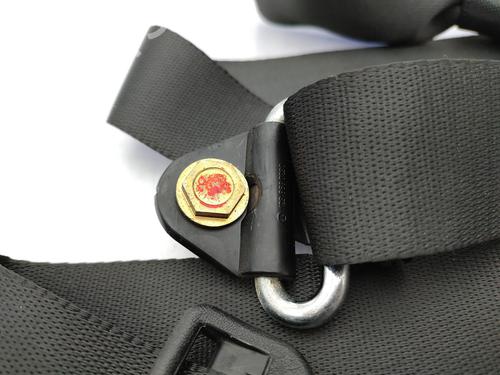 Used Rear right seatbelt Rear right seatbelt MERCEDES-BENZ 190 (W201) D 2.0 (201.122) (72 hp) 23710082 23710082