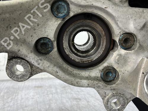 Used Left front steering knuckle Left front steering knuckle VW PHAETON (3D1, 3D2, 3D3, 3D4, 3D6, 3D7, 3D8, 3D9) 3.0 V6 TDI 4motion (224 hp) 29490153 29490153