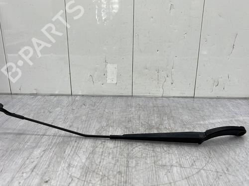 Used Front windshield wiper arm VW POLO VI (AW1, BZ1, AE1) 1.6 TDI (95 hp) 23761328