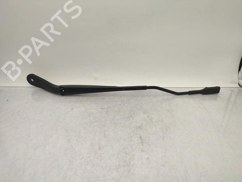 Used Front windshield wiper arm DACIA SANDERO III 1.0 TCe 100 ECO-G (101 hp) 25475101