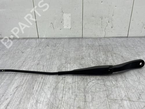 Used Front windshield wiper arm DACIA SANDERO II TCe 90 (B8M1, B8MA, B8AC) (90 hp) 23761514