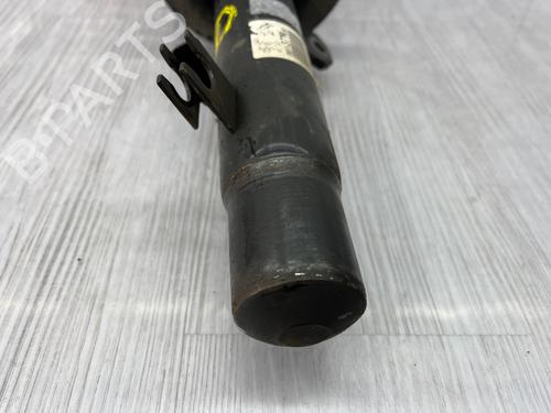 Right front shock absorber CITROËN C3 III (SX) 1.2 VTi 82 | BP38057095M17 - Image 5