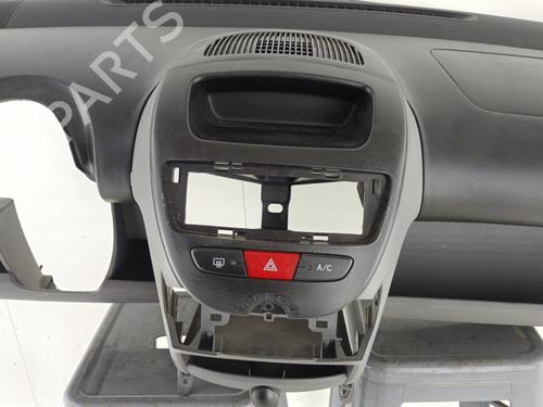 Used Dashboard PEUGEOT 107 (PM_, PN_) 1.4 HDi (54 hp) 23731257