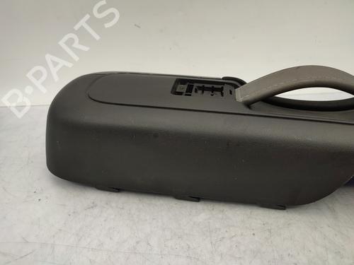 Used Armrest / Center console Armrest / Center console CITROËN C3 III (SX) 1.6 BlueHDi 100 (99 hp) 24538396 24538396