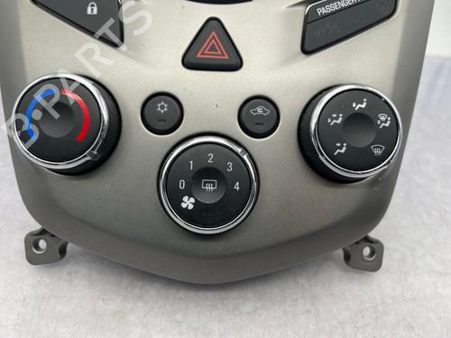 Used Climate control Climate control CHEVROLET AVEO Hatchback (T300) [2011-2026] 40447670 40447670