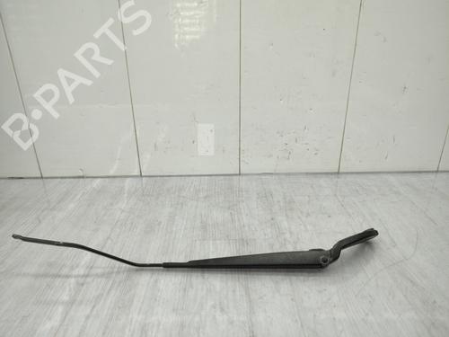 Used Front windshield wiper arm RENAULT CLIO IV (BH_) 1.5 dCi 90 (90 hp) 23739536