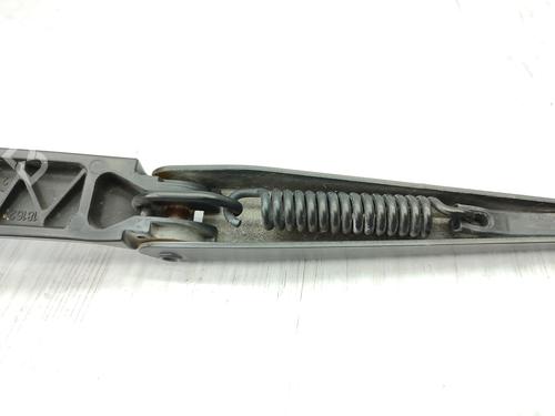 Front windshield wiper arm AUDI A1 Sportback (8XA, 8XF) 1.6 TDI | BP23738638C143 
