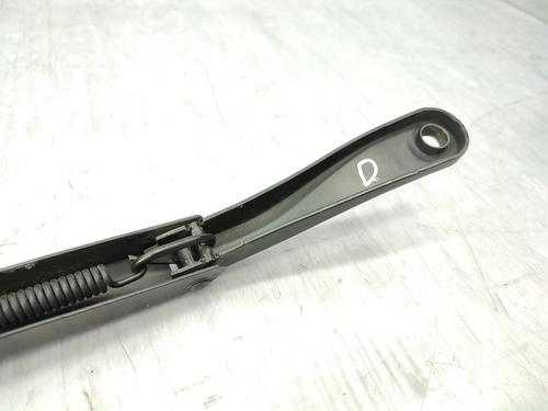 Used Front windshield wiper arm RENAULT MEGANE III Hatchback (BZ0/1_, B3_) 1.9 dCi (BZ0N, BZ0J) (131 hp) 23730682