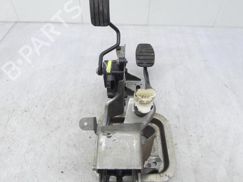 Pedal RENAULT CLIO III (BR0/1, CR0/1) 1.2 16V (BR02, BR0J, BR11, CR02, CR0J, CR11) | BP23700305I4 