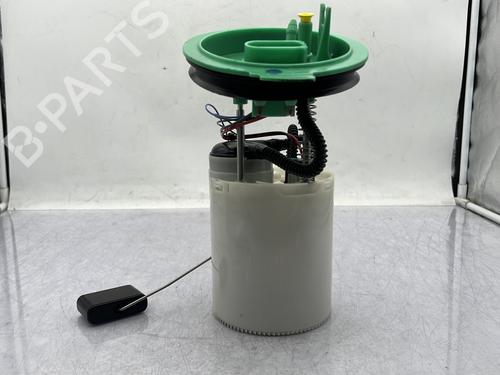 Used Fuel pump Fuel pump VW GOLF SPORTSVAN VII (AM1, AN1) 1.4 TSI (125 hp) 33631081 33631081